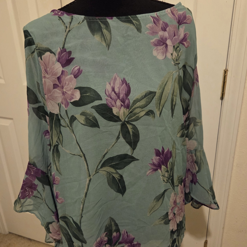 Floral Print Blouse with Ruffled Sleeves